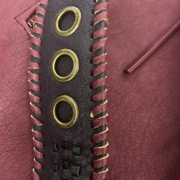 Steve madden handbag in plum red color - Picture 9 of 10